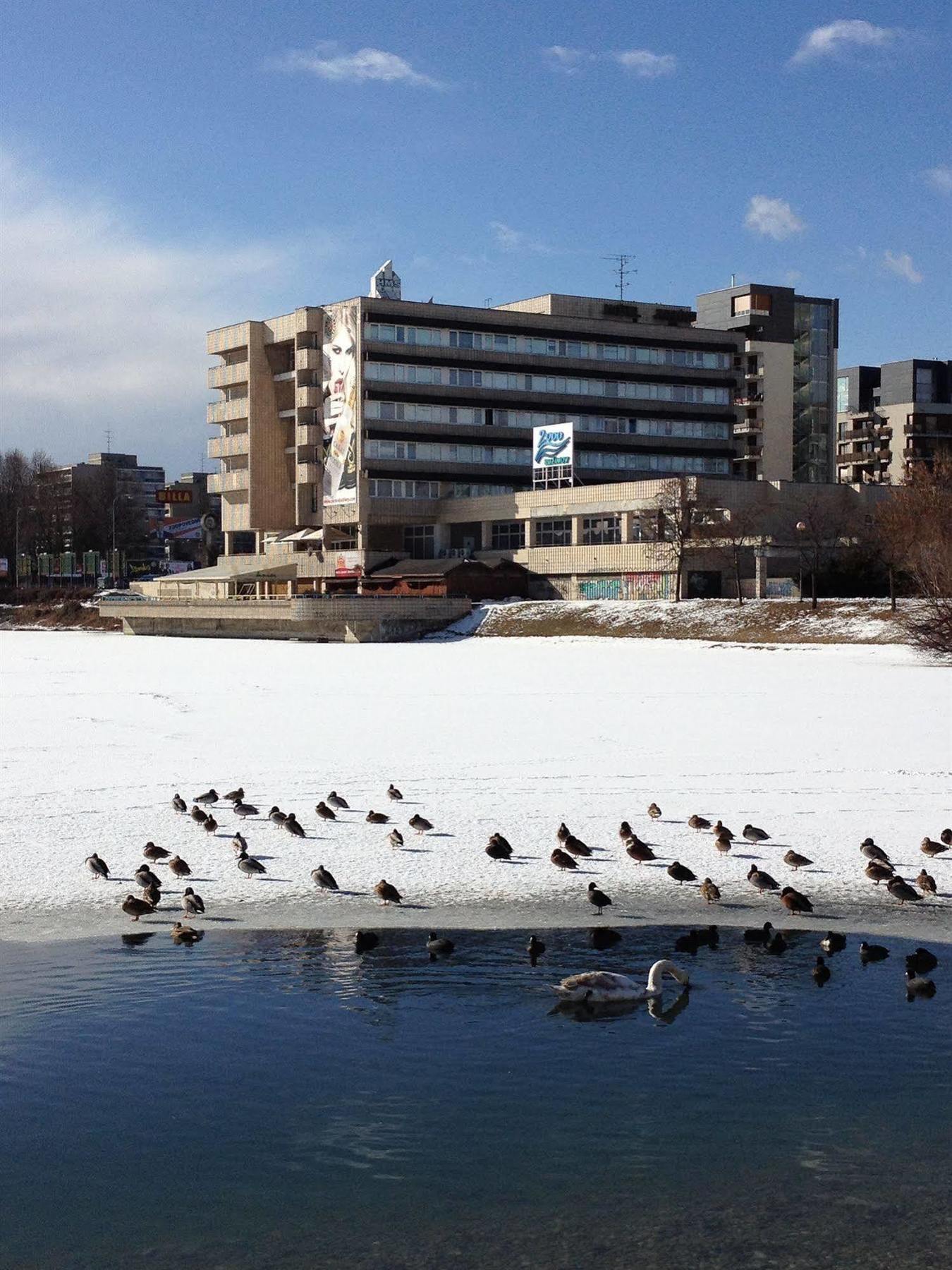 Garni Hotel Junior Братислава Екстер'єр фото