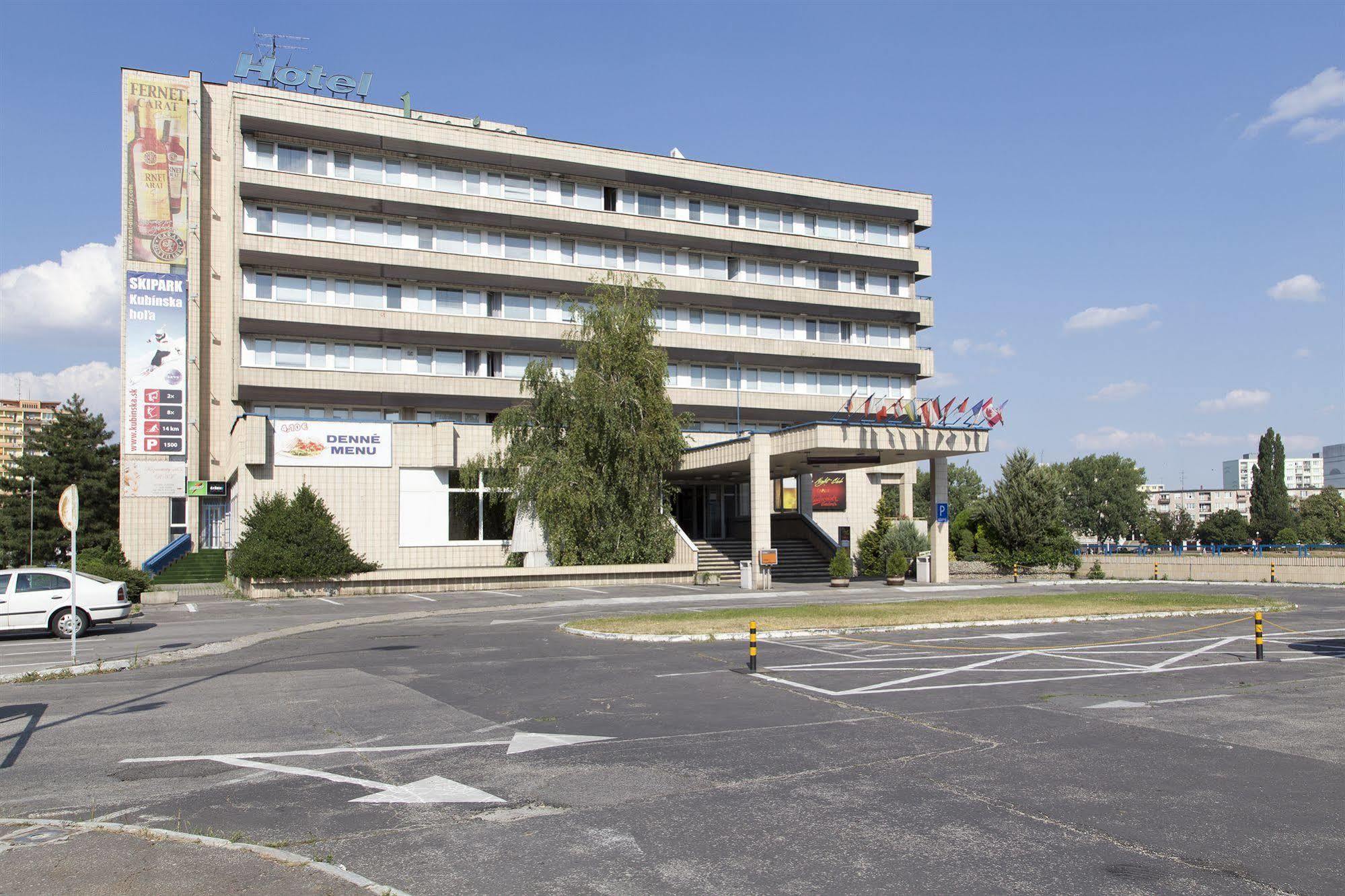 Garni Hotel Junior Братислава Екстер'єр фото