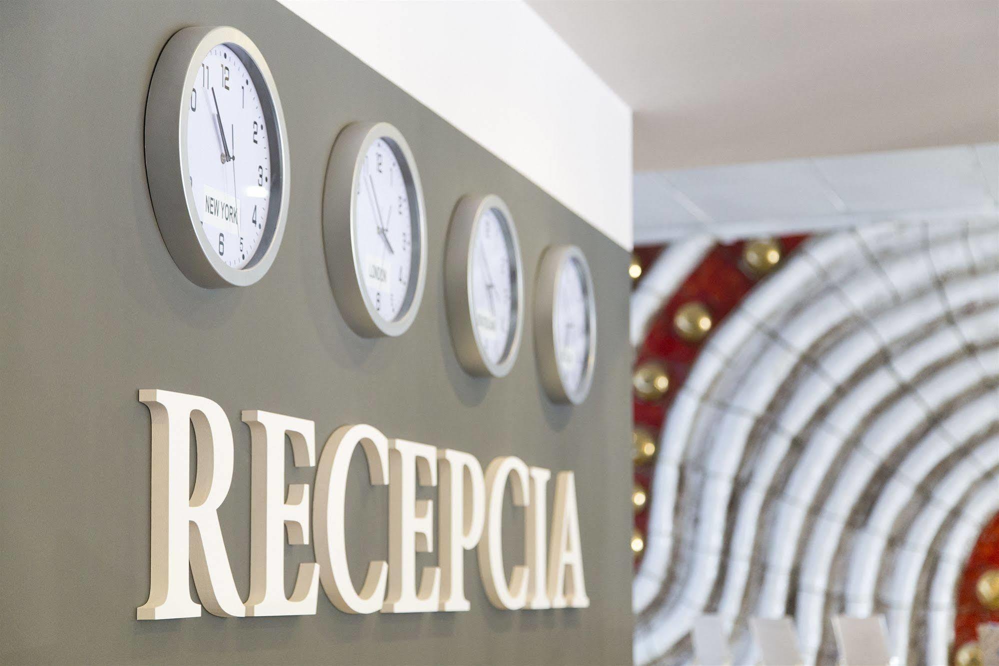 Garni Hotel Junior Братислава Екстер'єр фото