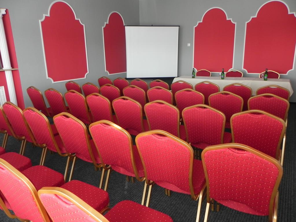 Garni Hotel Junior Братислава Екстер'єр фото